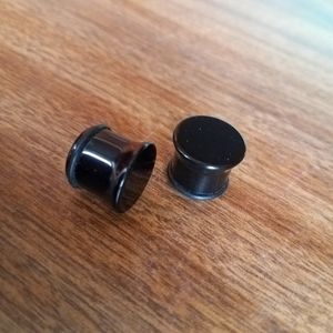 9/16" Single Flared Black Plugs w/ O-Ring